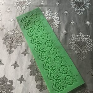 Lace mat